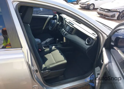 2016 Toyota Rav4 Le z USA, uszkodzony, nr VIN 2T3ZFREVXGW290252